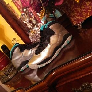 Authentic Jordan's 12 liberty